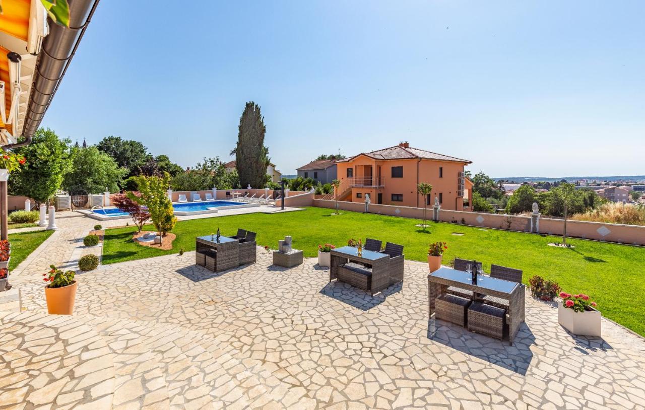 Villa Natalija Медулин Екстериор снимка