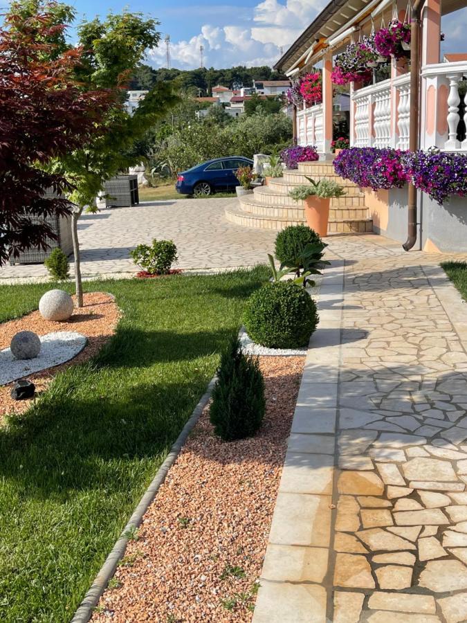 Villa Natalija Медулин Екстериор снимка