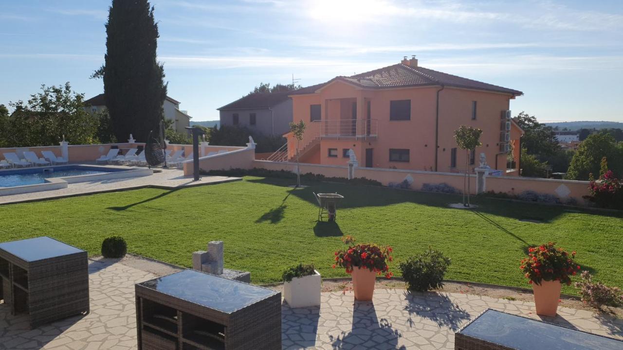 Villa Natalija Медулин Екстериор снимка